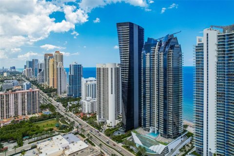 Condominio en venta en Sunny Isles Beach, Florida, 3 dormitorios, 181.72 m2 № 2424450 - foto 23