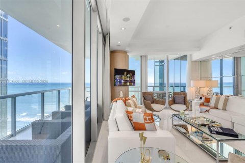 Condominio en venta en Sunny Isles Beach, Florida, 3 dormitorios, 181.72 m2 № 2424450 - foto 3