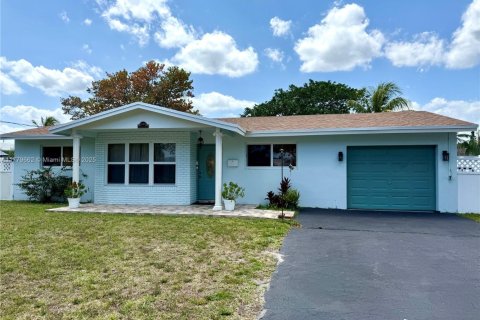 House in Margate, Florida 4 bedrooms, 122.45 sq.m. № 1712438 - photo 4
