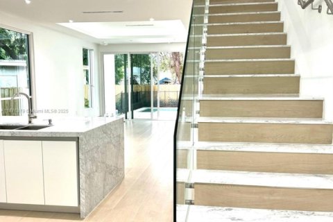 Touwnhouse à vendre à Miami, Floride: 3 chambres, 203.27 m2 № 1927217 - photo 16