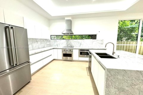 Touwnhouse à vendre à Miami, Floride: 3 chambres, 203.27 m2 № 1927217 - photo 9