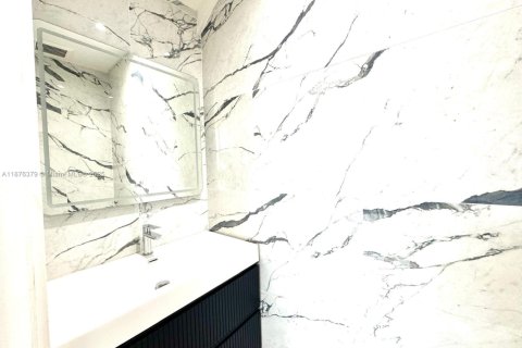 Touwnhouse à vendre à Miami, Floride: 3 chambres, 203.27 m2 № 1927217 - photo 5