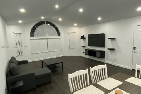 Copropriété à louer à Kissimmee, Floride: 3 chambres № 1694504 - photo 2