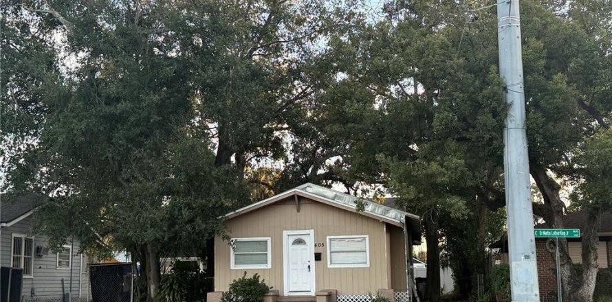 Casa en Tampa, Florida 3 dormitorios, 117.06 m2 № 2228227