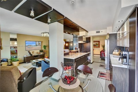 Condo in Hollywood, Florida, 2 bedrooms  № 1729970 - photo 19