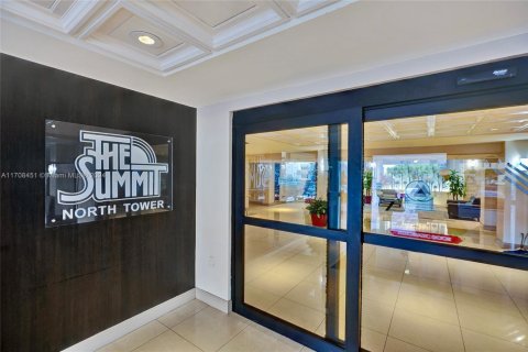 Condo in Hollywood, Florida, 2 bedrooms  № 1729970 - photo 7
