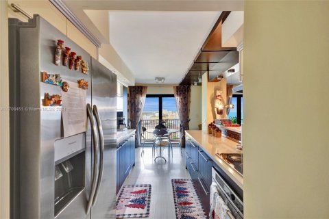 Condo in Hollywood, Florida, 2 bedrooms  № 1729970 - photo 21