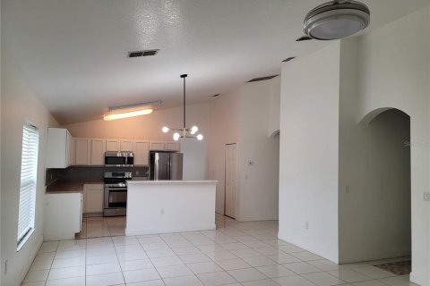 Casa en venta en Haines City, Florida, 4 dormitorios, 175.86 m2 № 2236772 - foto 6