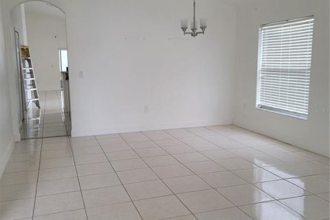 Casa en venta en Haines City, Florida, 4 dormitorios, 175.86 m2 № 2236772 - foto 4