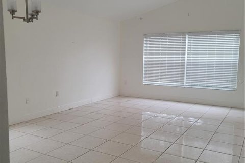 Casa en venta en Haines City, Florida, 4 dormitorios, 175.86 m2 № 2236772 - foto 5
