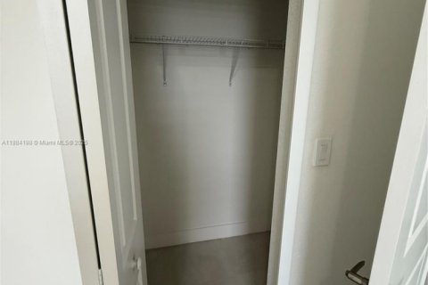 Casa en alquiler en Homestead, Florida, 4 dormitorios, 193.98 m2 № 1930985 - foto 18