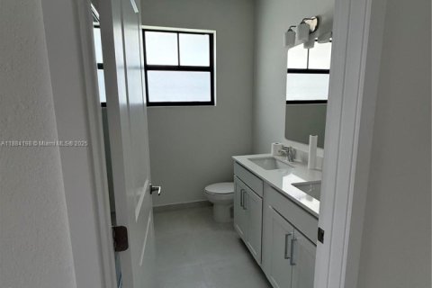 Casa en alquiler en Homestead, Florida, 4 dormitorios, 193.98 m2 № 1930985 - foto 14