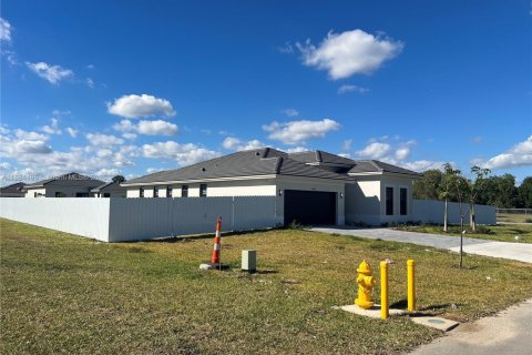 Casa en alquiler en Homestead, Florida, 4 dormitorios, 193.98 m2 № 1930985 - foto 2