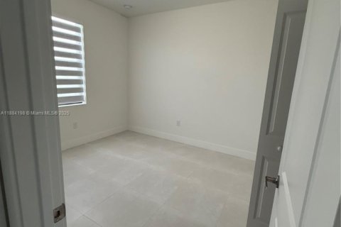 Casa en alquiler en Homestead, Florida, 4 dormitorios, 193.98 m2 № 1930985 - foto 17