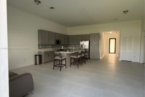 Casa en alquiler en Homestead, Florida, 4 dormitorios, 193.98 m2 № 1930985 - foto 9