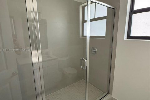 Casa en alquiler en Homestead, Florida, 4 dormitorios, 193.98 m2 № 1930985 - foto 15