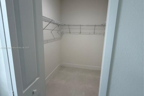 Casa en alquiler en Homestead, Florida, 4 dormitorios, 193.98 m2 № 1930985 - foto 13