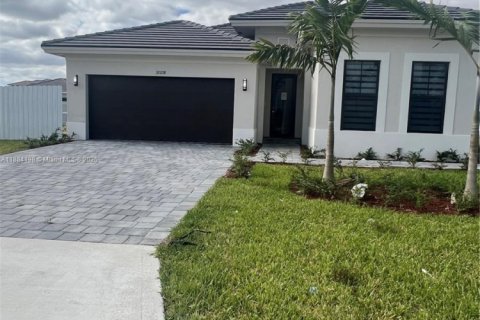 Casa en alquiler en Homestead, Florida, 4 dormitorios, 193.98 m2 № 1930985 - foto 1