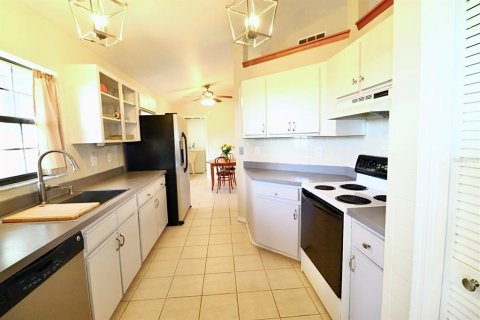 House in Ocala, Florida 2 bedrooms, 141.21 sq.m. № 1677801 - photo 13