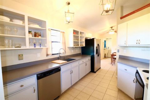 House in Ocala, Florida 2 bedrooms, 141.21 sq.m. № 1677801 - photo 12