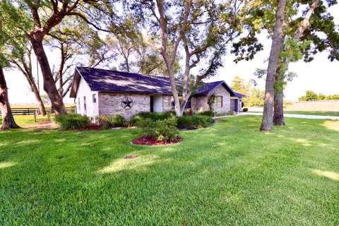 House in Ocala, Florida 2 bedrooms, 141.21 sq.m. № 1677801 - photo 2