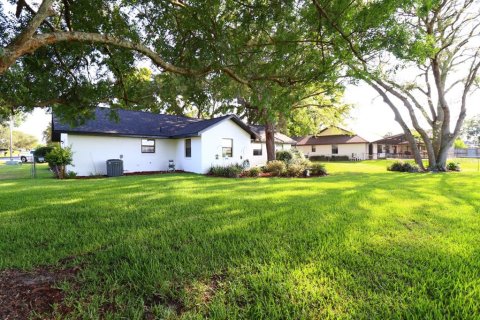House in Ocala, Florida 2 bedrooms, 141.21 sq.m. № 1677801 - photo 30