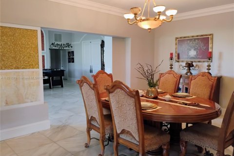 Villa ou maison à vendre à Tamarac, Floride: 4 chambres, 314.47 m2 № 1781591 - photo 10