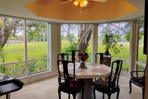 Villa ou maison à vendre à Tamarac, Floride: 4 chambres, 314.47 m2 № 1781591 - photo 6