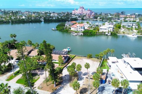 Land in Saint Pete Beach, Florida № 1686440 - photo 1