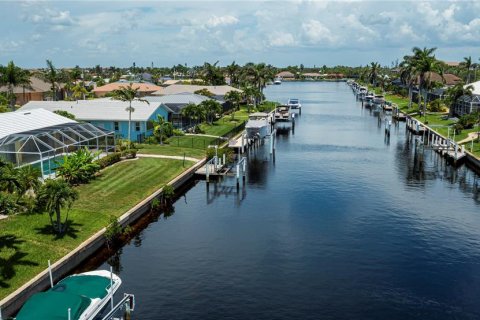 Casa en venta en Punta Gorda, Florida, 2 dormitorios, 142.88 m2 № 1850301 - foto 1