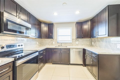 House in Boca Raton, Florida 3 bedrooms, 127.18 sq.m. № 1641180 - photo 7