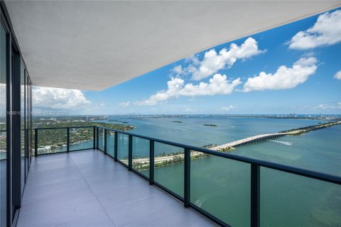 Condo in Miami, Florida, 3 bedrooms  № 1945636 - photo 28