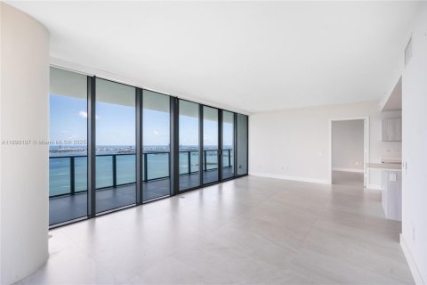 Condo in Miami, Florida, 3 bedrooms  № 1945636 - photo 4