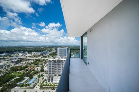 Condo in Miami, Florida, 3 bedrooms  № 1945636 - photo 24