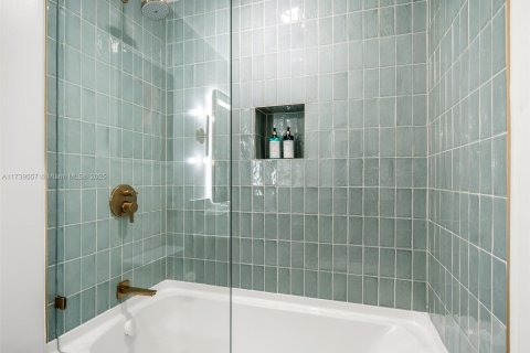 Condo in Miami, Florida  № 1811548 - photo 30