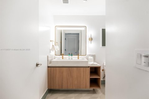 Condo in Miami, Florida  № 1811548 - photo 27