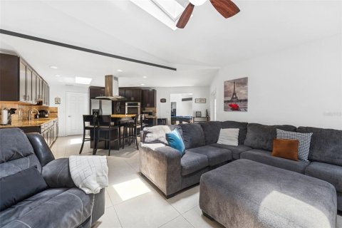 Villa ou maison à vendre à Valrico, Floride: 4 chambres, 204.38 m2 № 1793602 - photo 8