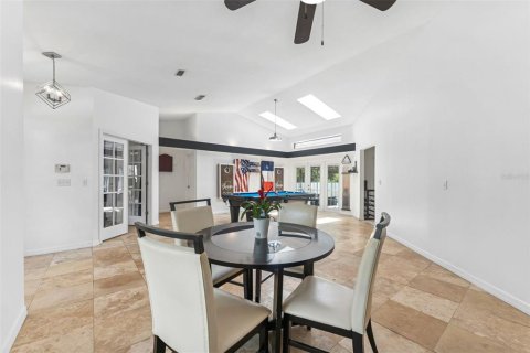 Villa ou maison à vendre à Valrico, Floride: 4 chambres, 204.38 m2 № 1793602 - photo 4
