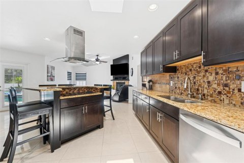 Villa ou maison à vendre à Valrico, Floride: 4 chambres, 204.38 m2 № 1793602 - photo 13