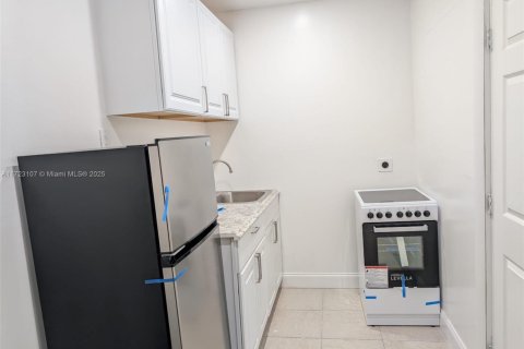 Immobilier commercial à louer à Plantation, Floride: 1 chambre, 230.49 m2 № 1702486 - photo 1
