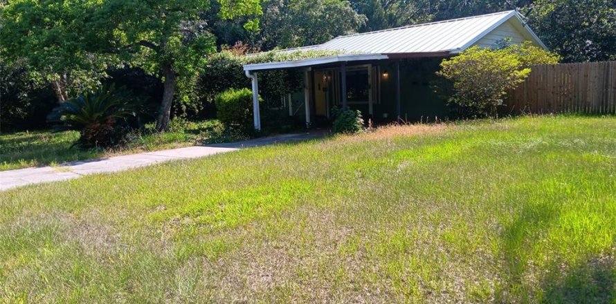 House in Williston, Florida 3 bedrooms, 124.86 sq.m. № 1718251