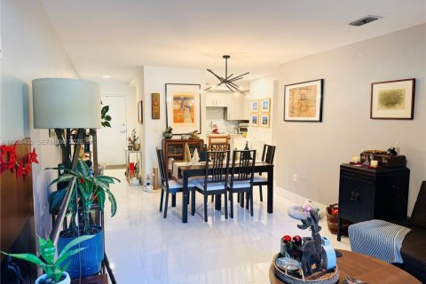 Condominio en venta en Doral, Florida, 2 dormitorios, 112.04 m2 № 2152631 - foto 10