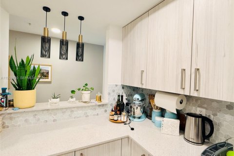 Condominio en venta en Doral, Florida, 2 dormitorios, 112.04 m2 № 2152631 - foto 2
