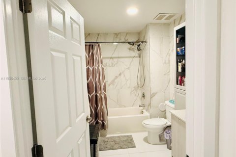 Condominio en venta en Doral, Florida, 2 dormitorios, 112.04 m2 № 2152631 - foto 21