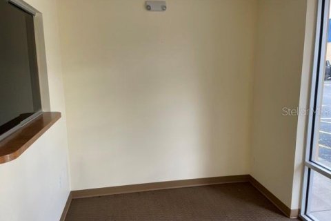Propiedad comercial en alquiler en Casselberry, Florida, 222.97 m2 № 1762263 - foto 15
