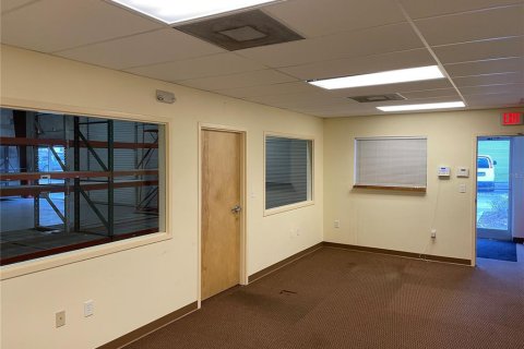 Propiedad comercial en alquiler en Casselberry, Florida, 222.97 m2 № 1762263 - foto 13