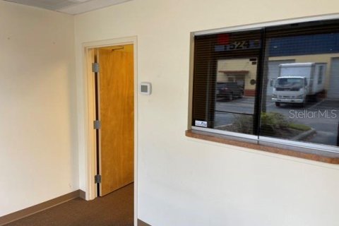 Propiedad comercial en alquiler en Casselberry, Florida, 222.97 m2 № 1762263 - foto 16