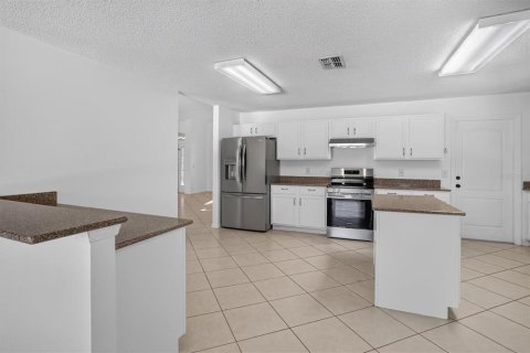Villa ou maison à vendre à Clermont, Floride: 4 chambres, 279.54 m2 № 2427327 - photo 17
