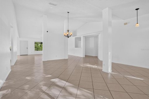 Villa ou maison à vendre à Clermont, Floride: 4 chambres, 279.54 m2 № 2427327 - photo 9
