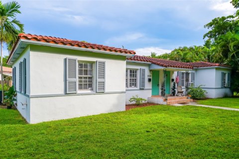 Propiedad comercial en venta en Biscayne Park, Florida, 149.57 m2 № 1228603 - foto 1